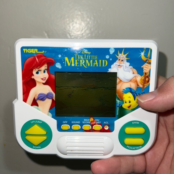 Tiger electronics little mermaid handheld game - Picture 4 of 7